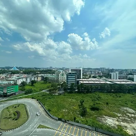 Studio 4 Pax-Riverine Diamond 2 Kuching Exterior photo