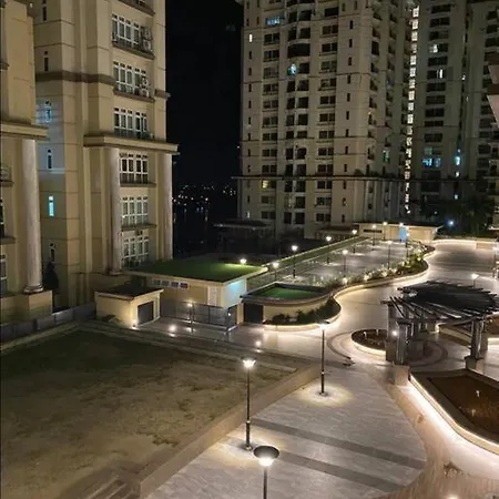 Studio 4 Pax-Riverine Diamond 2 Kuching Exterior photo