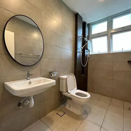 Studio 4 Pax-Riverine Diamond 2 Kuching Exterior photo